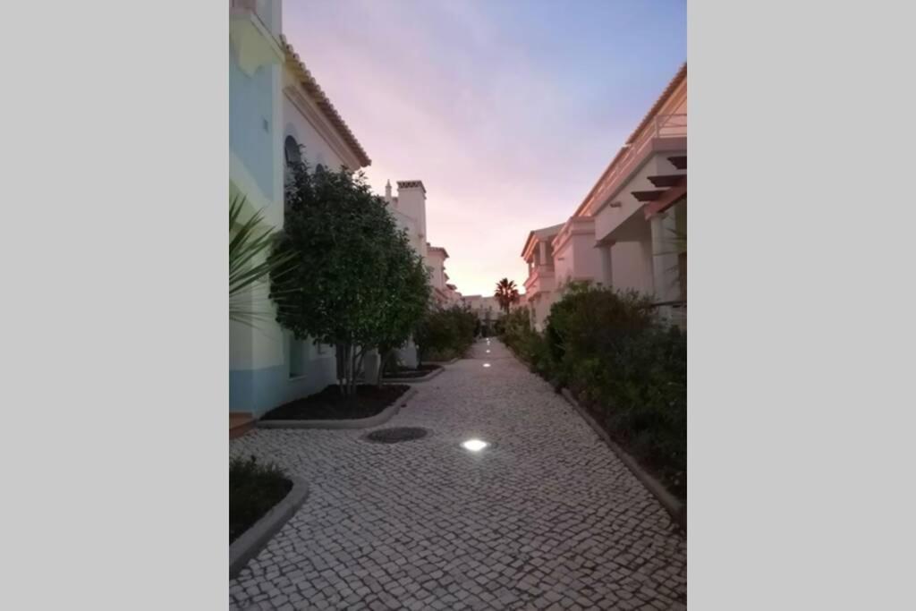 Komfortables Town House In Traumhafter Lage بودينز المظهر الخارجي الصورة